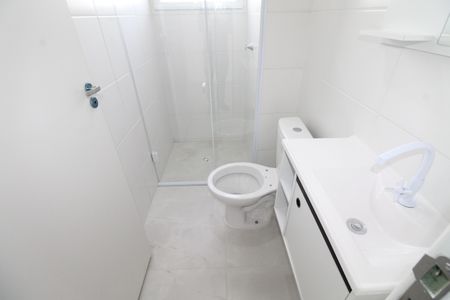 Banheiro de apartamento para alugar com 2 quartos, 44m² em Jardim Topazio, São José dos Campos