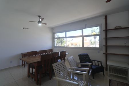 Sala de apartamento para alugar com 3 quartos, 130m² em Balneario Guarujá, Guarujá