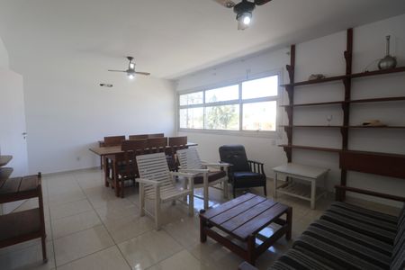 Sala de apartamento para alugar com 3 quartos, 130m² em Balneario Guarujá, Guarujá
