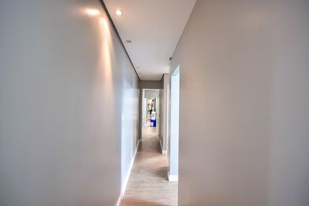 Corredor de apartamento à venda com 3 quartos, 83m² em Vila Andrade, São Paulo