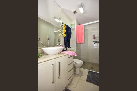 Apartamento à venda com 83m², 3 quartos e 2 vagasBanheiro Suíte 