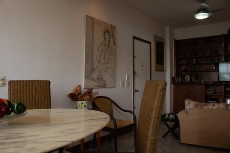 Apartamento à venda com 120m², 2 quartos e 1 vagaSala
