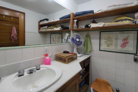 Apartamento à venda com 120m², 2 quartos e 1 vagaBanheiro da Suíte