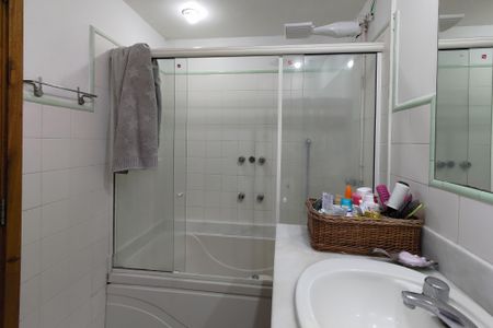 Apartamento à venda com 120m², 2 quartos e 1 vagaBanheiro da Suíte