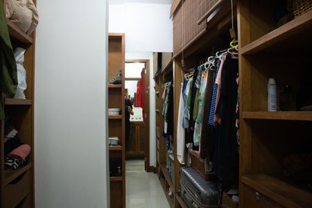 Apartamento à venda com 120m², 2 quartos e 1 vagaCloset da suíte