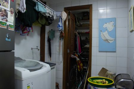 Apartamento à venda com 120m², 2 quartos e 1 vagaÁrea de Serviço