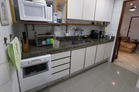 Apartamento à venda com 120m², 2 quartos e 1 vagaCozinha