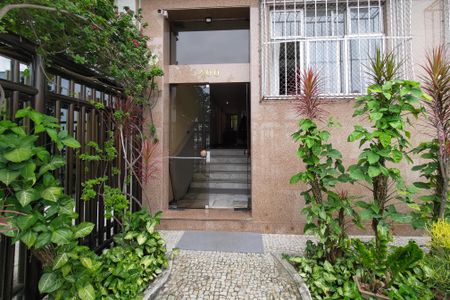 Apartamento à venda com 120m², 2 quartos e 1 vagaFachada e portaria