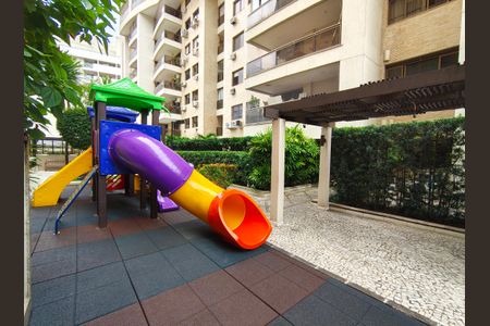 Apartamento à venda com 179m², 3 quartos e 2 vagas Apartamento à venda com 179m², 3 quartos e 2 vagasParquinho