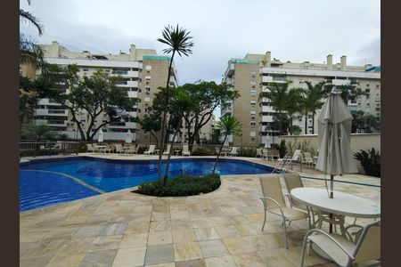 Apartamento à venda com 179m², 3 quartos e 2 vagas Apartamento à venda com 179m², 3 quartos e 2 vagasÁrea comum - Piscina