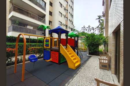 Apartamento à venda com 179m², 3 quartos e 2 vagas Apartamento à venda com 179m², 3 quartos e 2 vagasParquinho