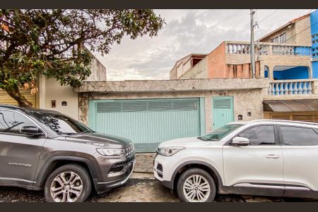 Casa à venda com 168m², 3 quartos e 2 vagasFachada