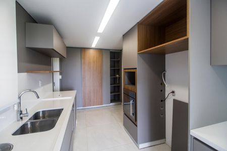 Apartamento à venda com 169m², 3 quartos e 3 vagas Apartamento à venda com 169m², 3 quartos e 3 vagasCozinha