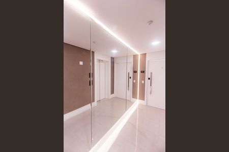 Apartamento à venda com 169m², 3 quartos e 3 vagas Apartamento à venda com 169m², 3 quartos e 3 vagasHall de entrada