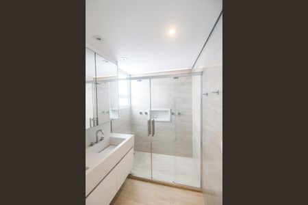 Apartamento à venda com 169m², 3 quartos e 3 vagas Apartamento à venda com 169m², 3 quartos e 3 vagasBanheiro da Suíte