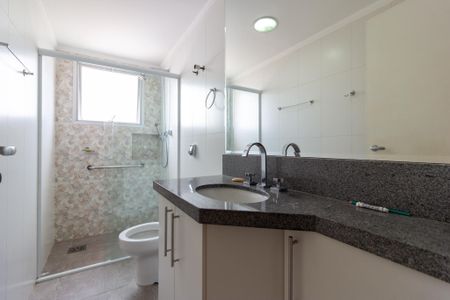 Apartamento para alugar com 120m², 3 quartos e 2 vagas Apartamento para alugar com 120m², 3 quartos e 2 vagasBanheiro da Suíte