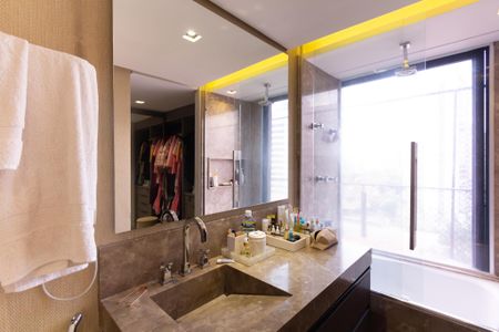 Apartamento para alugar com 105m², 2 quartos e 2 vagas Apartamento para alugar com 105m², 2 quartos e 2 vagasBanheiro da Suíte 1