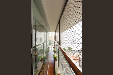 Apartamento para alugar com 105m², 2 quartos e 2 vagas Apartamento para alugar com 105m², 2 quartos e 2 vagasVaranda