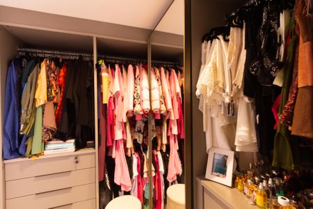 Apartamento para alugar com 105m², 2 quartos e 2 vagas Apartamento para alugar com 105m², 2 quartos e 2 vagasSuíte 1 closet