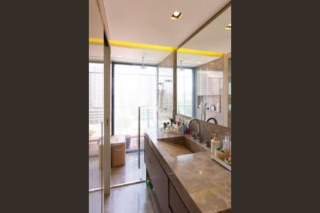 Apartamento para alugar com 105m², 2 quartos e 2 vagas Apartamento para alugar com 105m², 2 quartos e 2 vagasBanheiro da Suíte 2