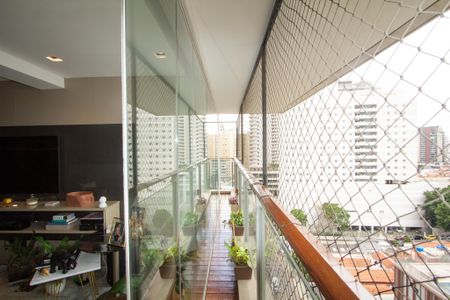 Apartamento para alugar com 105m², 2 quartos e 2 vagas Apartamento para alugar com 105m², 2 quartos e 2 vagasVaranda