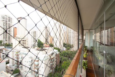 Apartamento para alugar com 105m², 2 quartos e 2 vagas Apartamento para alugar com 105m², 2 quartos e 2 vagasVaranda