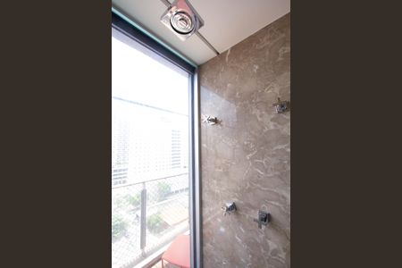 Apartamento para alugar com 105m², 2 quartos e 2 vagas Apartamento para alugar com 105m², 2 quartos e 2 vagasBanheiro da Suíte 2