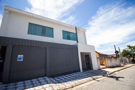 Casa para alugar com 500m², 5 quartos e 4 vagasFachada
