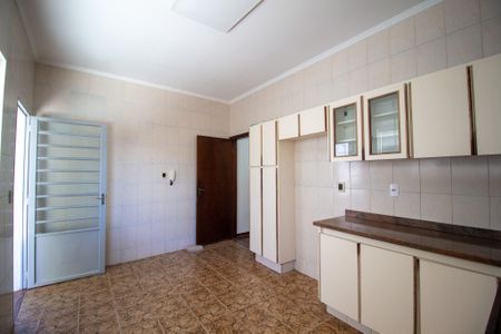 Casa para alugar com 500m², 5 quartos e 4 vagasCozinha