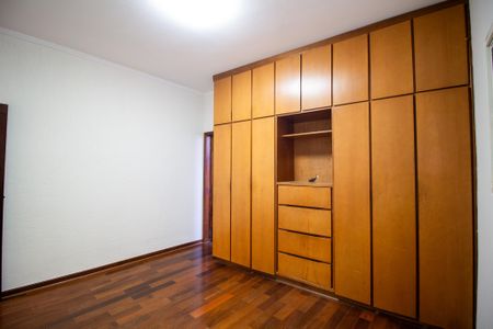 Casa para alugar com 500m², 5 quartos e 4 vagasSuite 