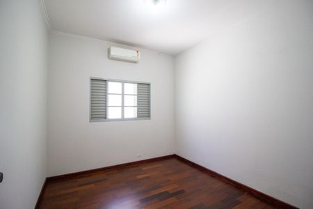 Casa para alugar com 500m², 5 quartos e 4 vagasQuarto 