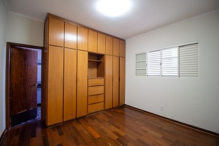 Casa para alugar com 500m², 5 quartos e 4 vagasSuite 