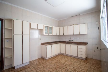 Casa para alugar com 500m², 5 quartos e 4 vagasCozinha