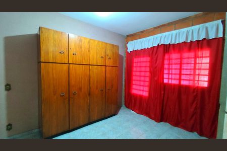 Casa para alugar com 1050m², 4 quartos e 7 vagasQuarto