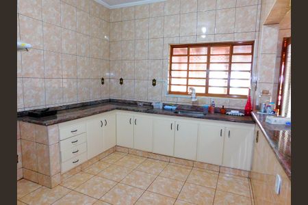 Casa para alugar com 1050m², 4 quartos e 7 vagasCozinha