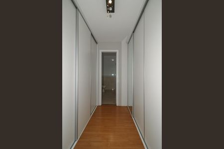 Casa de condomínio à venda com 171m², 3 quartos e 2 vagasCloset da suíte