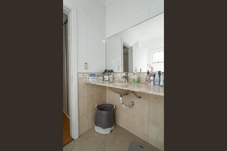 Casa de condomínio à venda com 171m², 3 quartos e 2 vagasBanheiro da Suíte