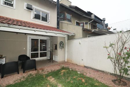 Casa de condomínio à venda com 171m², 3 quartos e 2 vagasFundos