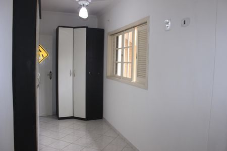 Casa para alugar com 237m², 3 quartos e 2 vagasQuarto 3