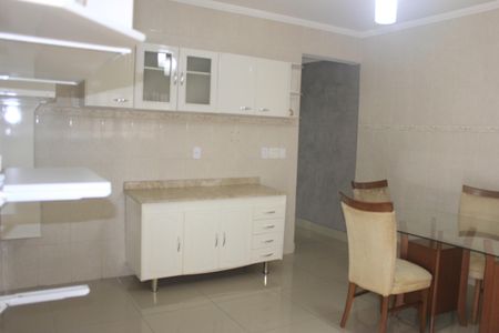 Casa para alugar com 237m², 3 quartos e 2 vagasCozinha 