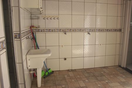 Casa para alugar com 237m², 3 quartos e 2 vagasLavanderia 