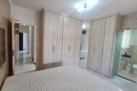 Casa para alugar com 237m², 3 quartos e 2 vagasSuíte 