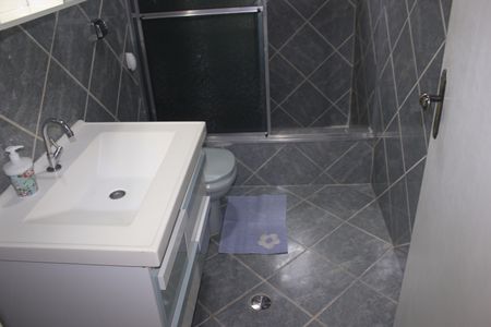 Casa para alugar com 237m², 3 quartos e 2 vagasBanheiro social 2