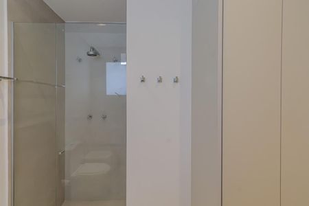 Apartamento à venda com 61m², 1 quarto e 1 vaga Apartamento à venda com 61m², 1 quarto e 1 vagaBanheiro da Suíte