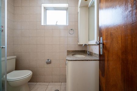 Banheiro de apartamento para alugar com 1 quarto, 51m² em Vila Guarani (zona Sul), São Paulo