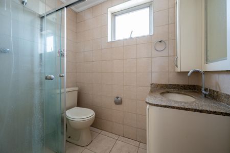 Banheiro de apartamento para alugar com 1 quarto, 51m² em Vila Guarani (zona Sul), São Paulo