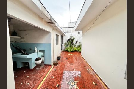 Casa à venda com 238m², 3 quartos e 2 vagasQuintal