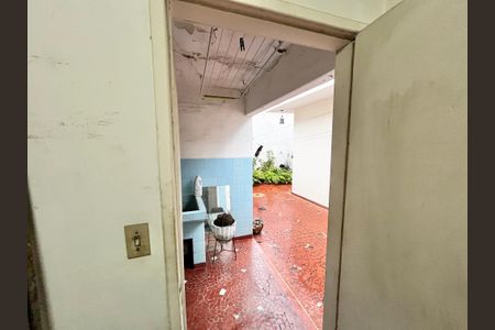 Casa à venda com 238m², 3 quartos e 2 vagasLavanderia