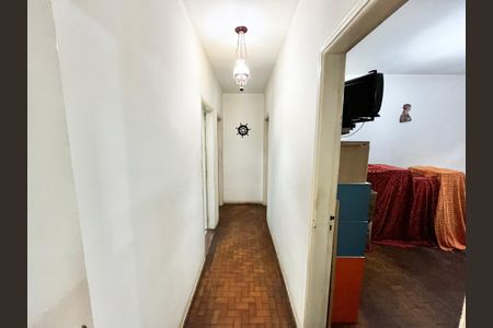 Casa à venda com 238m², 3 quartos e 2 vagasCorredor