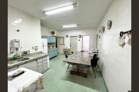 Casa à venda com 238m², 3 quartos e 2 vagasCozinha